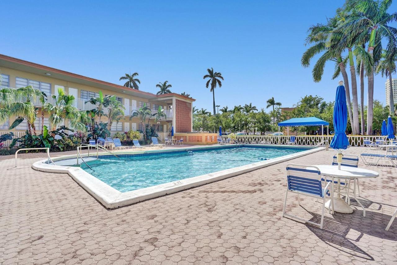 Gorgeous Spot In Hallandale Beach With Pool!! Exteriör bild