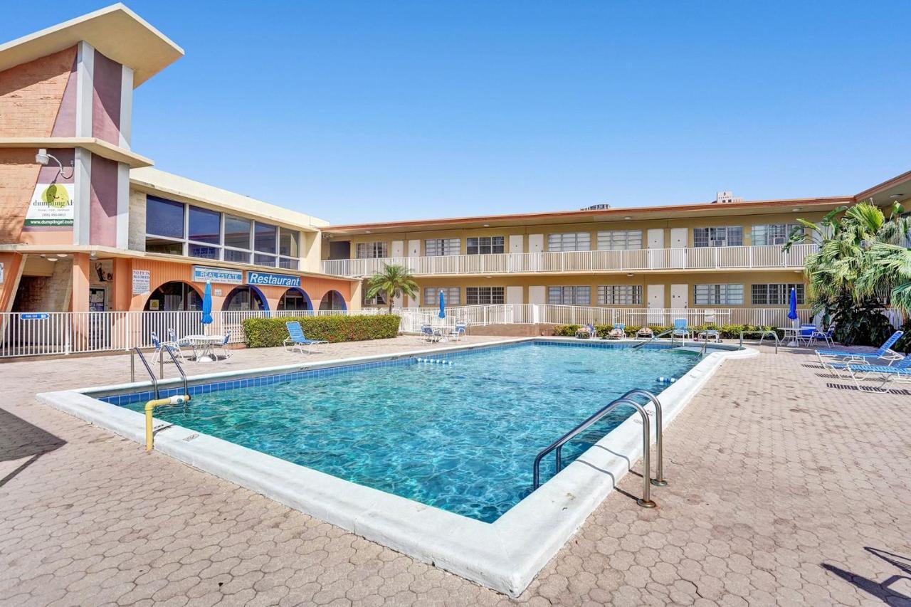 Gorgeous Spot In Hallandale Beach With Pool!! Exteriör bild